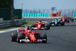 Sebastian Vettel, Ferrari SF70H, Kimi Raikkonen, Ferrari SF70H, Valtteri Bottas, Mercedes AMG F1 W08