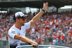 Jenson Button, McLaren nella parata dei piloti