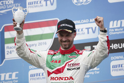 Podium: tercero, Tiago Monteiro, Honda Racing Team JAS, Honda Civic WTCC