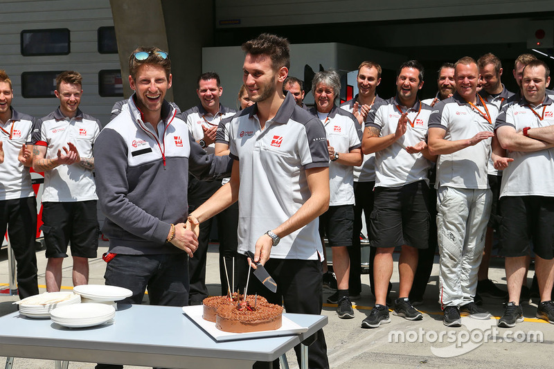 Romain Grosjean, Haas F1 Team celebrates his birthday with the team