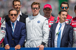 Brad Pitt avec #7 Audi Sport Team Joest Audi R18: Andre Lotterer, Benoit Tréluyer, #2 Porsche Team Porsche 919 Hybrid: Neel Jani, Marc Lieb