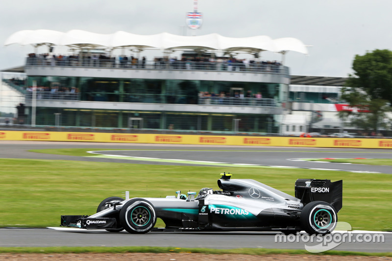 2. Nico Rosberg, Mercedes AMG F1 W07 Hybrid