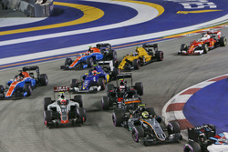 Sergio Perez, Sahara Force India F1 VJM09 at the start of the race