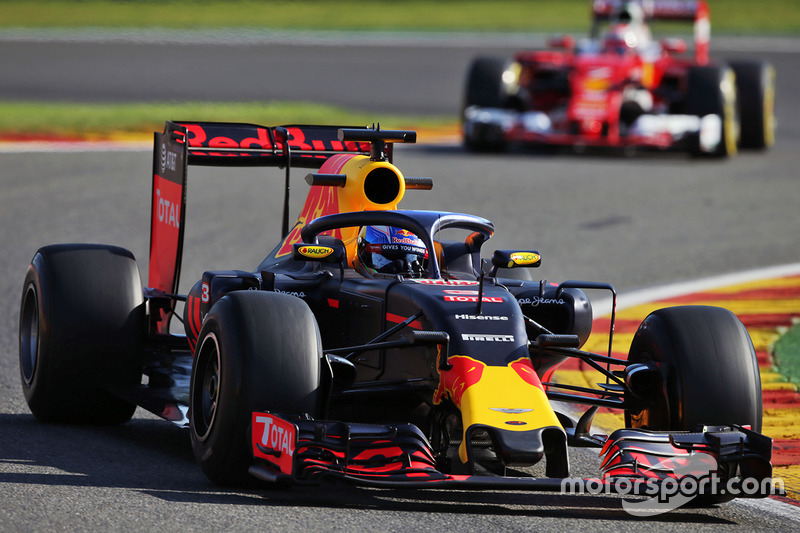 Red Bull RB12, Halo personalizzato