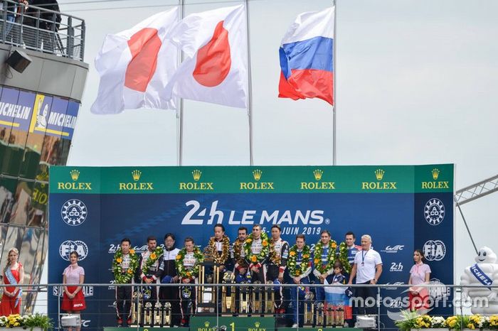 Podio: ganadores #8 Toyota Gazoo Racing Toyota TS050: Sébastien Buemi, Kazuki Nakajima, Fernando Alonso, segundo lugar #7 Toyota Gazoo Racing Toyota TS050: Mike Conway, Kamui Kobayashi, Jose Maria Lopez, tercer lugar #11 SMP Racing BR Engineering BR1: Mikhail Aleshin, Vitaly Petrov, Stoffel Vandoorne