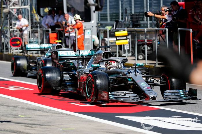 Lewis Hamilton, Mercedes AMG F1 W10, Valtteri Bottas, Mercedes AMG W10