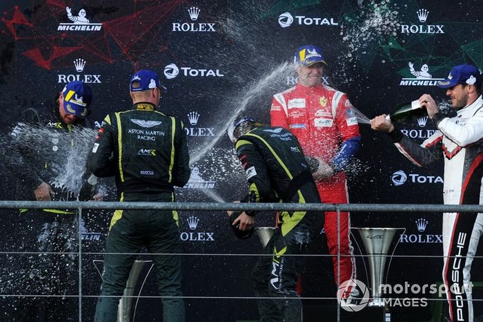 Podio GTE Pro: ganador #97 Aston Martin Racing Aston Martin Vantage AMR: Alex Lynn, Maxime Martin