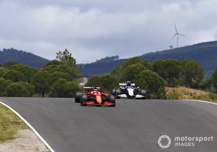 Charles Leclerc, Ferrari SF21, George Russell, Williams FW43B