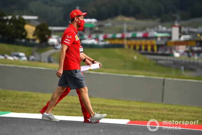 Sebastian Vettel, Ferrari camina por la pista