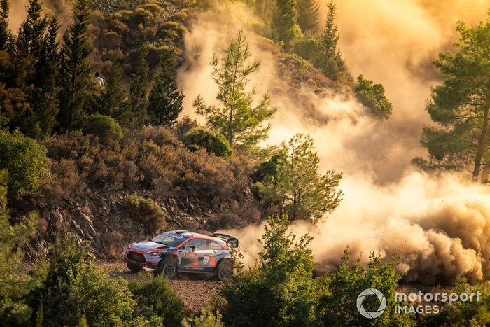 Pierre-Louis Loubet, Vincent Landais, Hyundai 2c Competition Hyundai i20 Coupe WRC