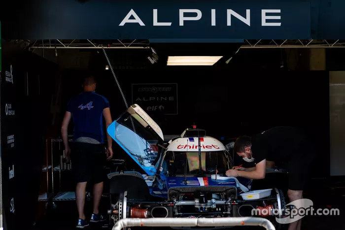 #36 Signatech Alpine ELF - Alpine A470 - Gibson: Pierre Ragues, Andre Negrão, Thomas Laurent