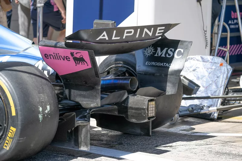 Alpine A525 technical detail