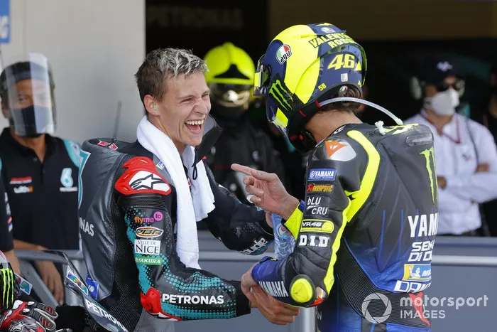 Ganador de la carrera Fabio Quartararo, Petronas Yamaha SRT, el tercer lugar Valentino Rossi, Yamaha Factory Racing