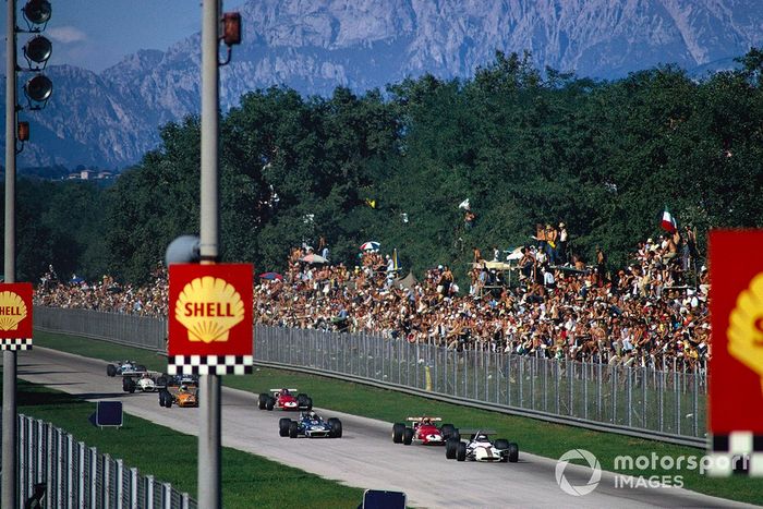 Pedro Rodríguez, BRM P153, Clay Regazzoni, Ferrari 312B y Jackie Stewart, March 701 Ford
