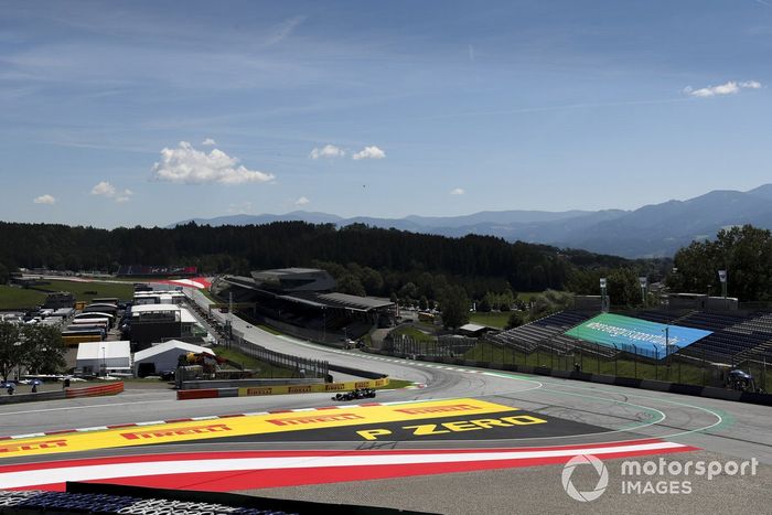 Lewis Hamilton, Mercedes F1 W11 EQ Performance