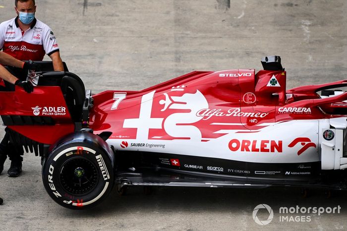 Cubierta del motor de Kimi Raikkonen, Alfa Romeo Racing C39 