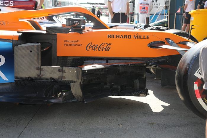 Detalle de los pontones del McLaren MCL35