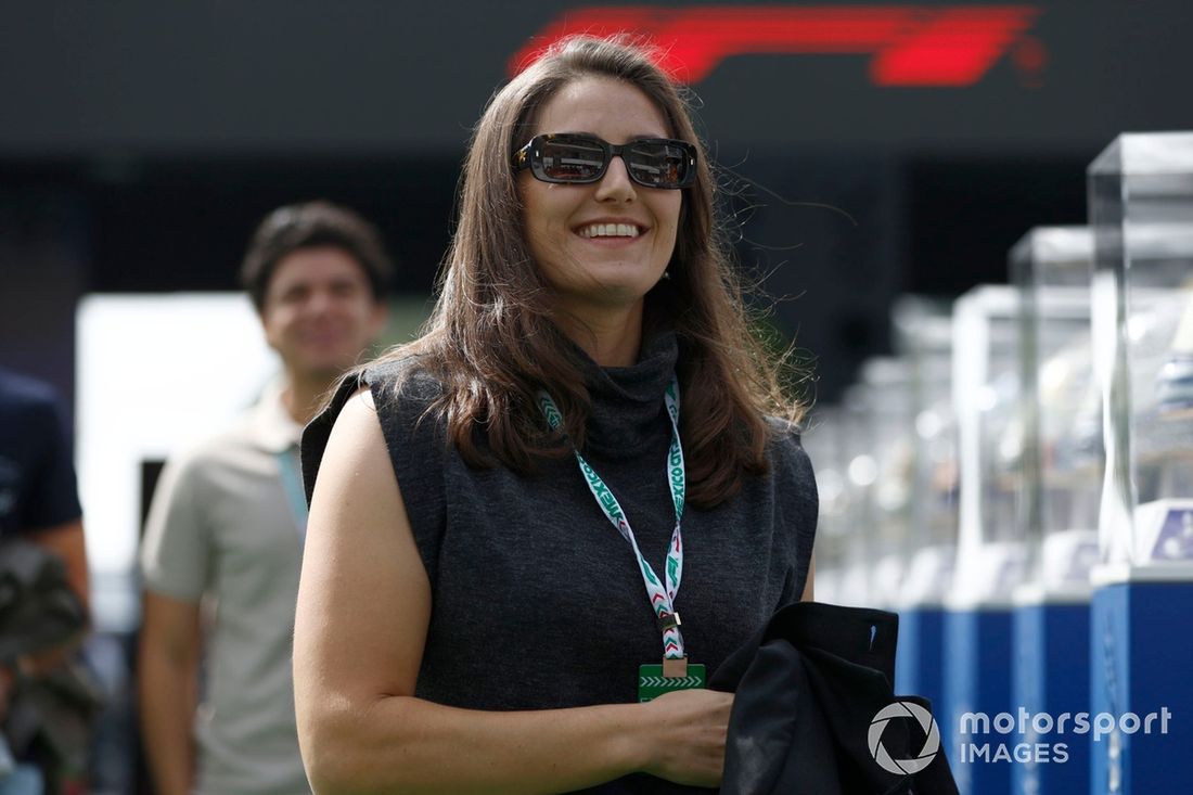 Tatiana Calderon przybywa na tor 