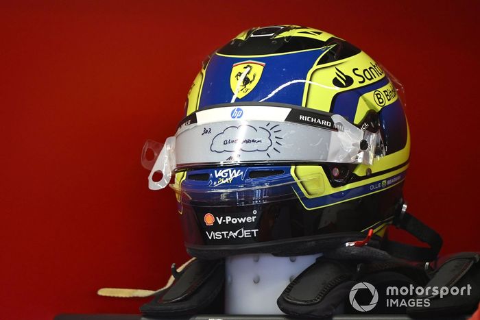 Casco de Oliver Bearman, Scuderia Ferrari 
