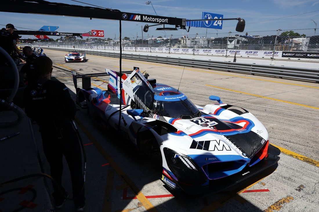 #24 BMW M Team RLL BMW M Hybrid V8: Philipp Eng, Dries Vanthoor, Kevin Magnussen