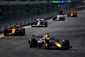 Max Verstappen, Red Bull Racing RB20, Lando Norris, McLaren MCL38, Yuki Tsunoda, RB F1 Team VCARB 01