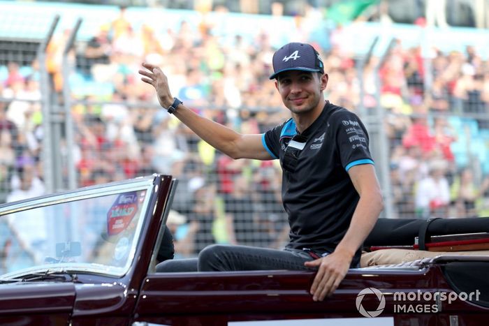 Esteban Ocon, Alpine F1 Team durante el desfile de pilotos