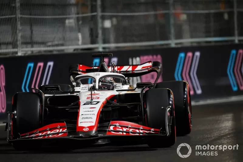 Kevin Magnussen, Haas VF-23