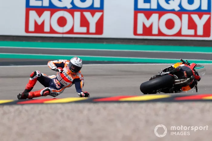 Les 3 chutes de Marc Márquez aux qualifications du GP d'Allemagne