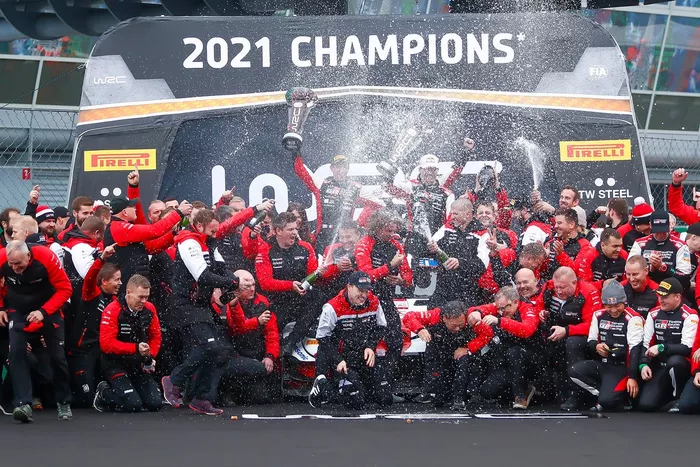 Ganadores y campeones Sébastien Ogier, Julien Ingrassia, Toyota Gazoo Racing WRT Toyota Yaris WRC