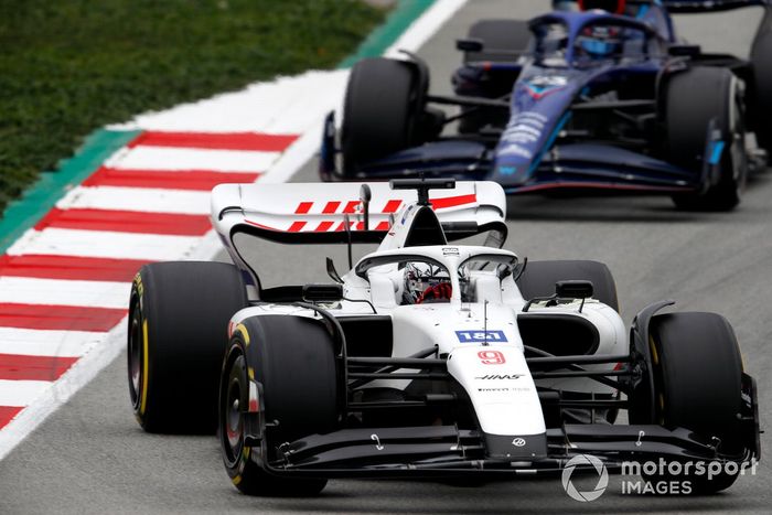 Nikita Mazepin, Haas VF-22, Alex Albon, Williams FW44