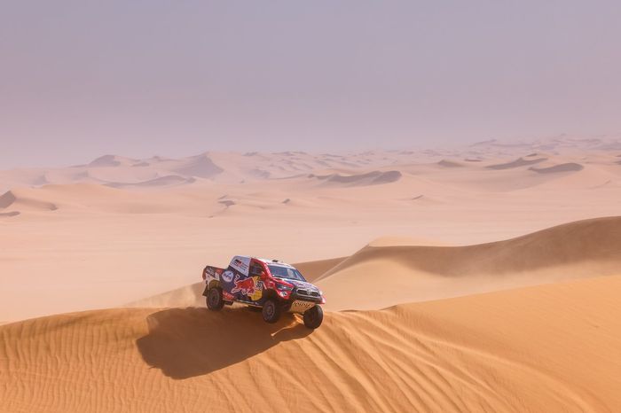 #301 Toyota Gazoo Racing: Nasser Al-Attiyah, Matthieu Baumel