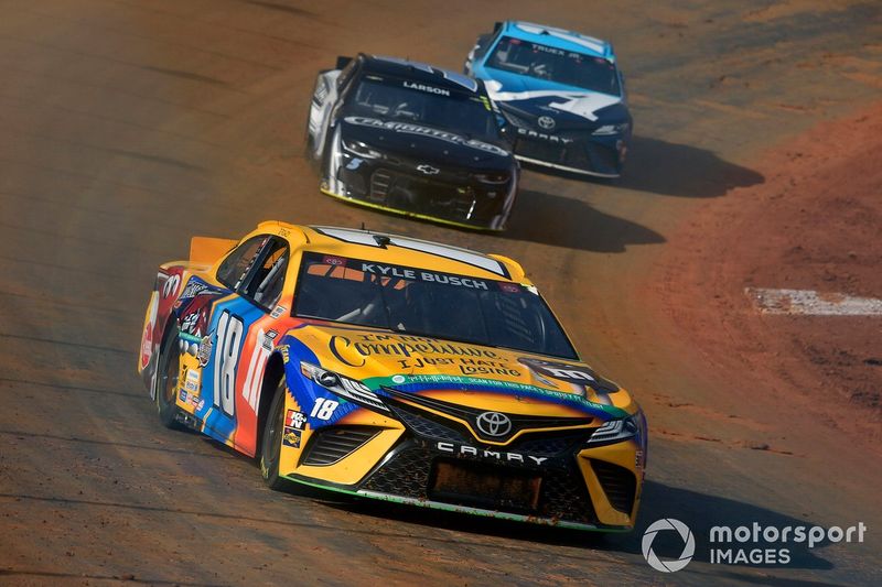 Kyle Busch, Joe Gibbs Racing, Toyota Camry M&M's Messages