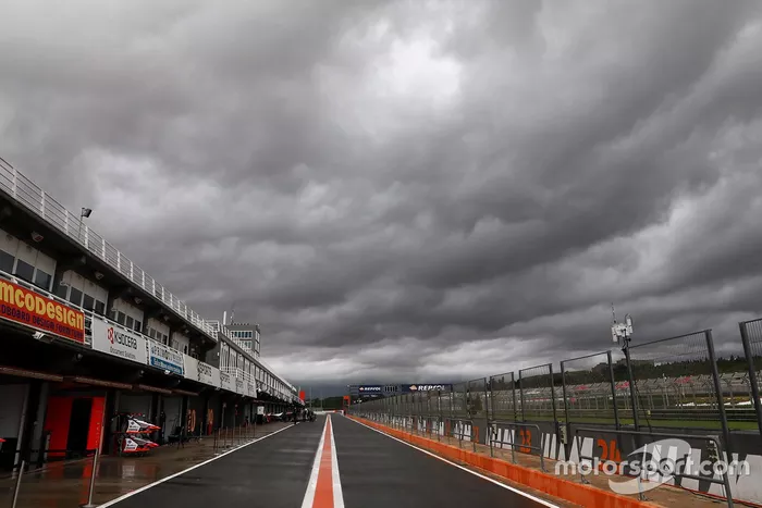 Pitlane 