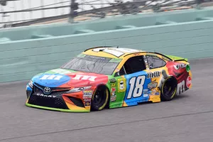 Kyle Busch, Joe Gibbs Racing, Toyota Camry M&M's