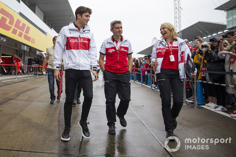Charles Leclerc, Sauber with Xevi Pujolar, Sauber Head of Track Engineering and Ruth Buscombe, Sauber Race Strategist