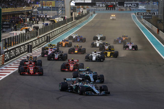 Lewis Hamilton, Mercedes AMG F1 W09 EQ Power+, leads Valtteri Bottas, Mercedes AMG F1 W09 EQ Power+, Sebastian Vettel, Ferrari SF71H, Kimi Raikkonen, Ferrari SF71H, Daniel Ricciardo, Red Bull Racing RB14, Max Verstappen, Red Bull Racing RB14, and the rest of the field at the start of the race