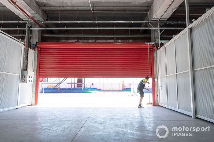Garajes vacíos el jueves