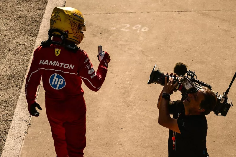 Lewis Hamilton, Ferrari, caméraman Jean-Michel Tibi 