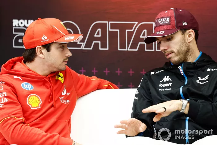 Charles Leclerc, Scuderia Ferrari, Pierre Gasly, Alpine F1 Team