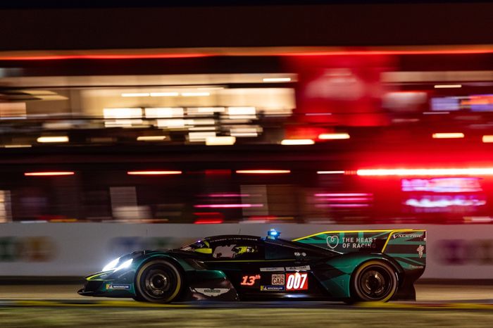  #007 Aston Martin Thor Equipo Aston Martin Valkyrie: Harry Tincknell, Tom Gamble, Ross Gunn