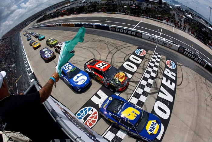 Chase Elliott, Hendrick Motorsports Chevrolet, Chase Briscoe, Joe Gibbs Racing Toyota, Tyler Reddick, 23XI Racing Toyota