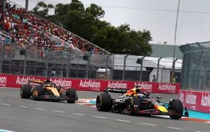 Oscar Piastri, McLaren, Max Verstappen, Red Bull Racing