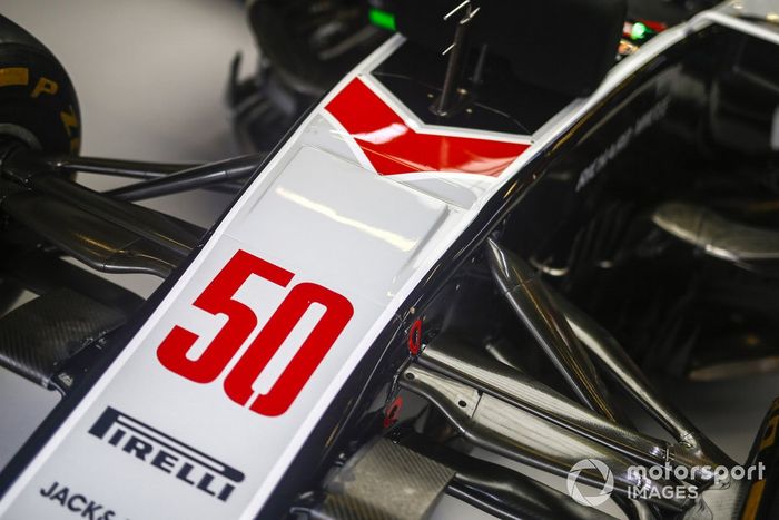 El número 50 de Callum Ilott en el Haas VF-20 