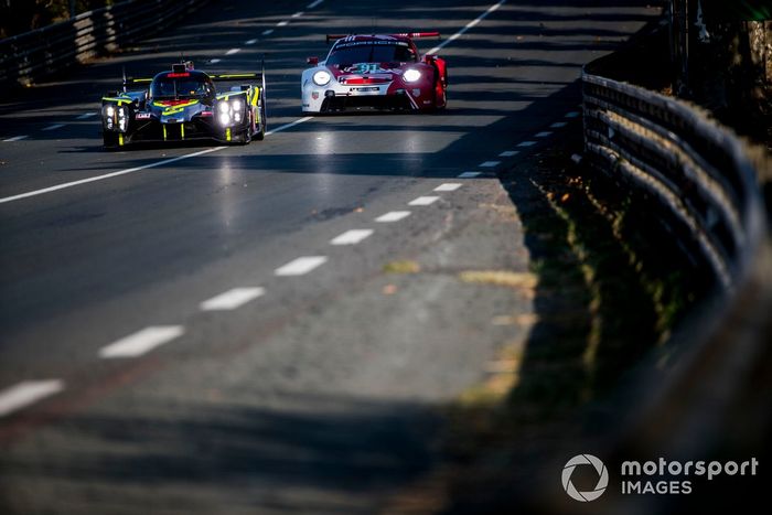 #4 ByKolles Racing Team Enso CLM P1/01: Tom Dillmann, Bruno Spengler, Oliver Webb, #91 Porsche GT Team Porsche 911 RSR: Richard Lietz, Gianmaria Bruni, Frederic Makowiecki