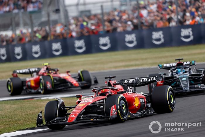 Charles Leclerc, Ferrari SF-23, George Russell, Mercedes F1 W14, Carlos Sainz, Ferrari SF-23