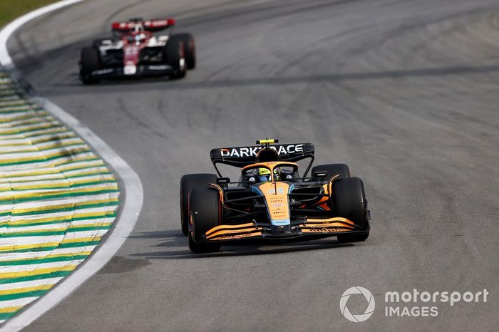 Lando Norris, McLaren MCL36, Valtteri Bottas, Alfa Romeo C42