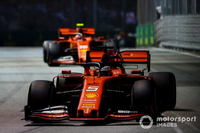 Sebastian Vettel, Ferrari SF90 lidera a Charles Leclerc, Ferrari SF90 