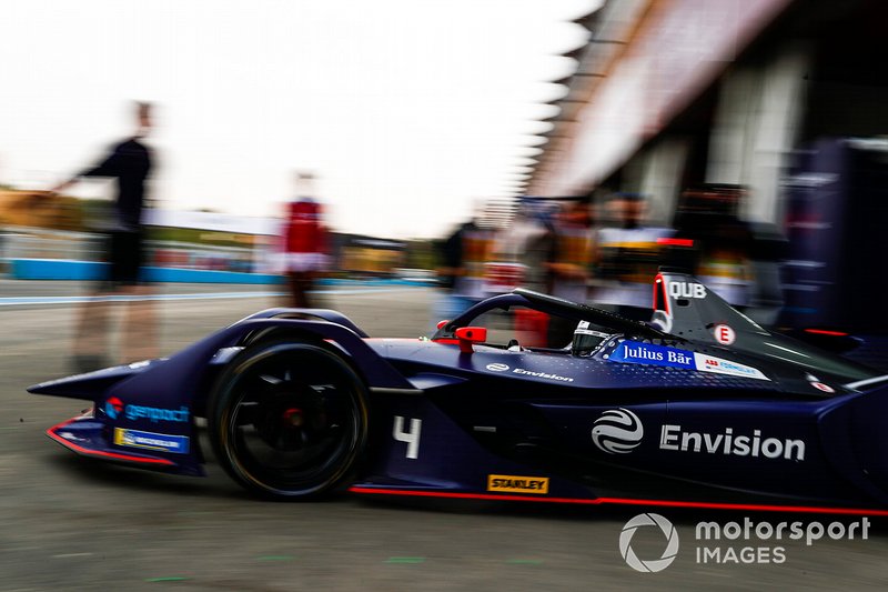 Amna Al Qubaisi, Envision Virgin Racing, Audi e-tron FE05, leaves the garage 