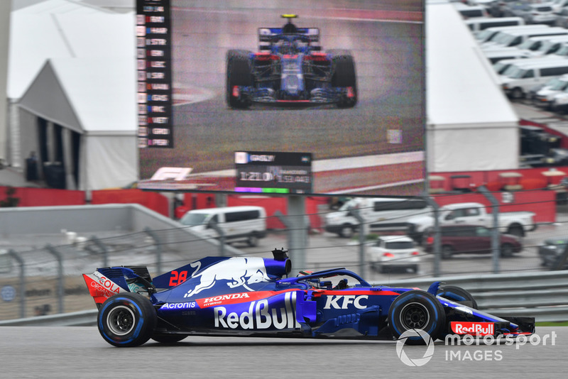 Brendon Hartley, Toro Rosso STR13 et Pierre Gasly, Toro Rosso STR13 sur l'écran