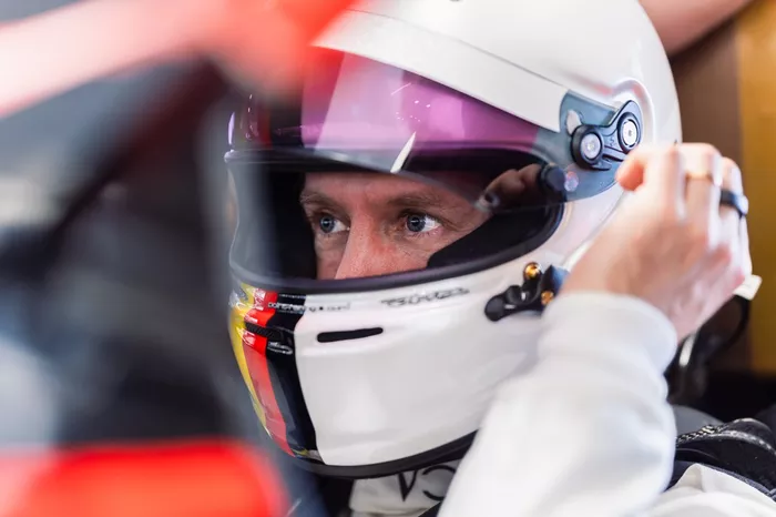 Sebastian Vettel prueba el Porsche 963 